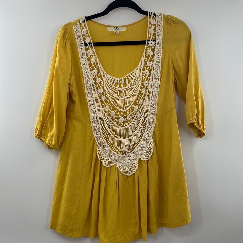 3For$20 YA Mustard Yellow & Cream Crochet Lace Top size Small